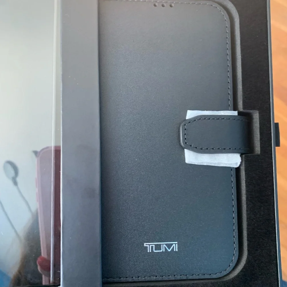 TUMI wallet folio iPhone case NEW! BLACK (magnet phone case also avail) - Picture 7 of 13